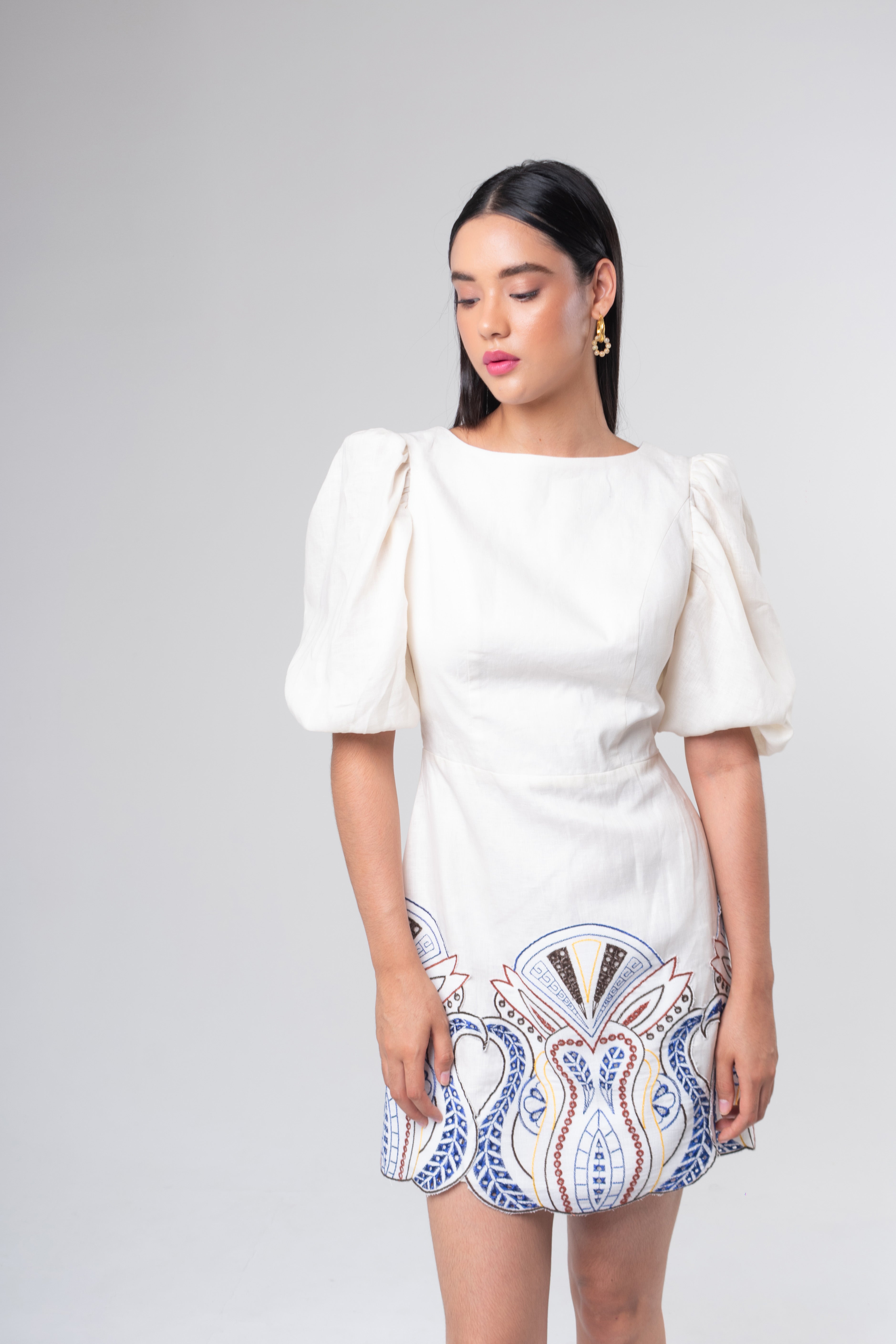 Vestido Corto Aplicación Azul