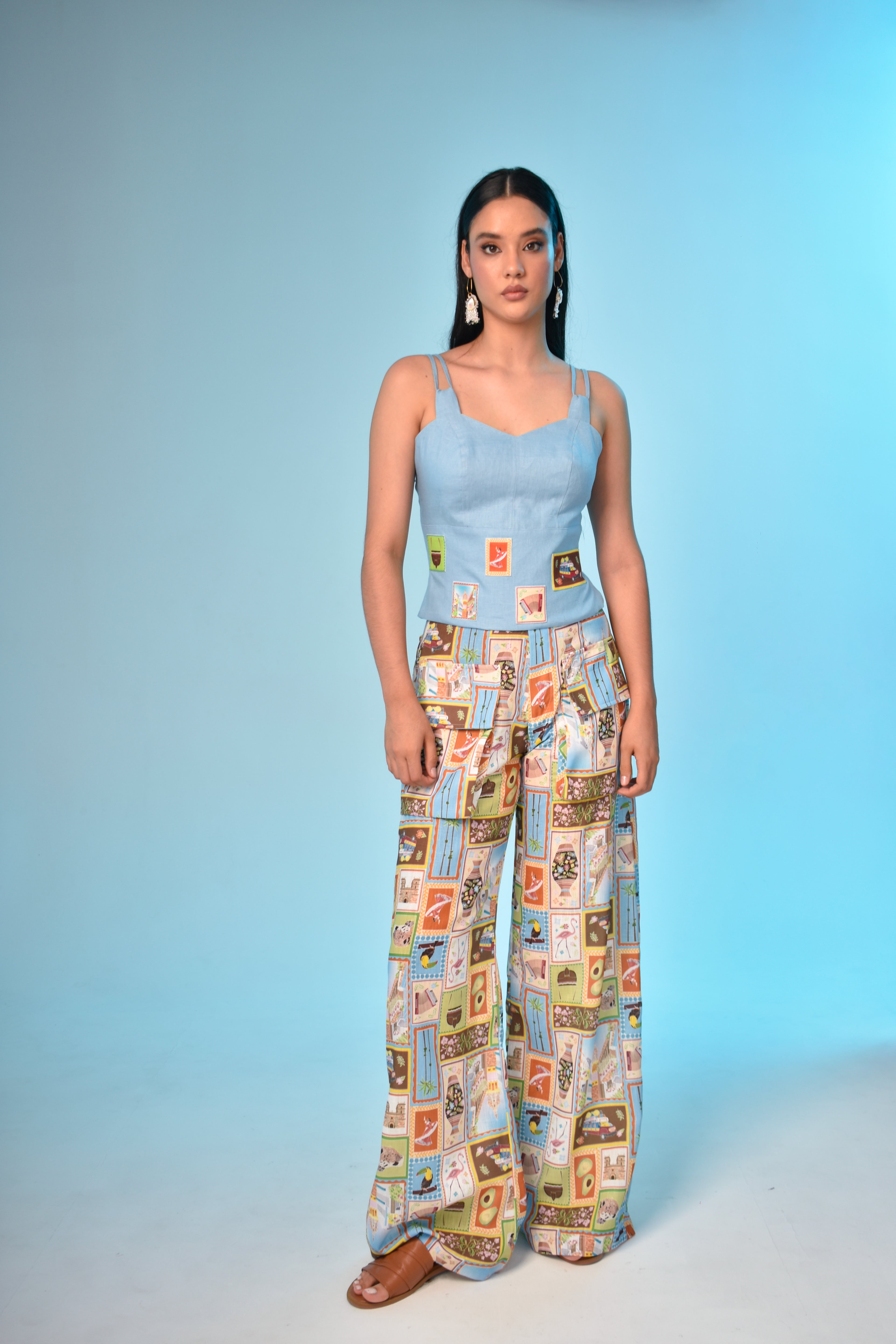 Crop Top Tiras Con Aplicaciones